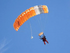 В Липецкой области прыжок с парашютом закончился смертью 