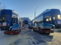 В областной центр привезли два новых трамвая