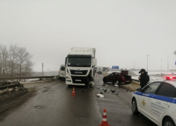 При столкновении с грузовиком в Липецкой области пострадало два человека
