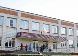 Власти Липецка не назвали конкретных сроков ремонта старейшей гимназии города