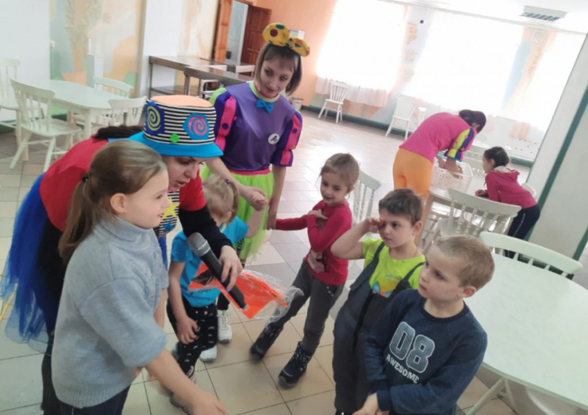 Липецкие волонтеры провели праздник для беженцев 
