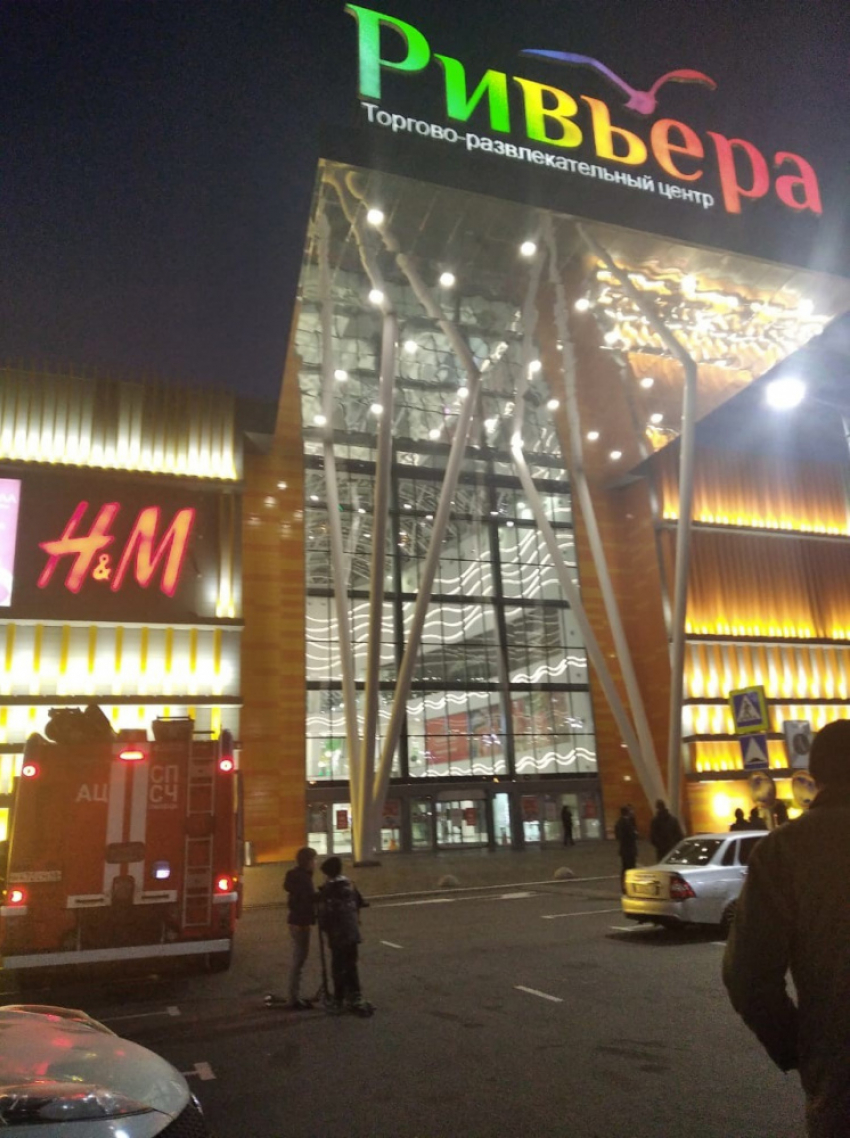 В Липецке эвакуировали крупнейший торговый центр