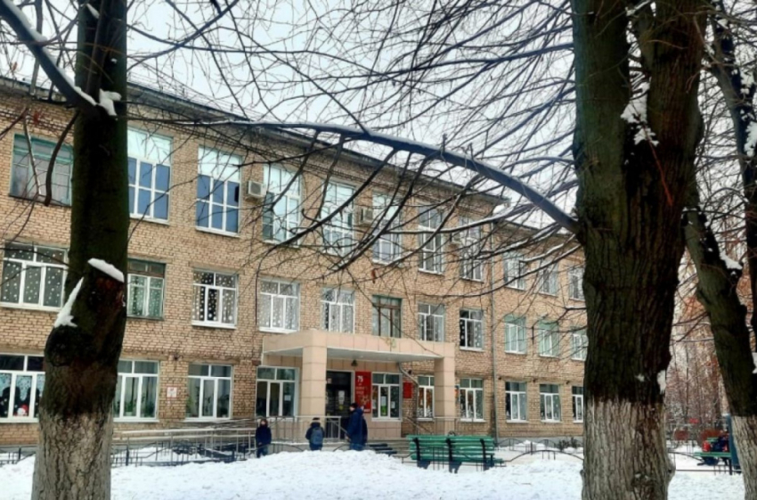 В «День дурака» неизвестные сообщили о заминировании нескольких школ Липецка