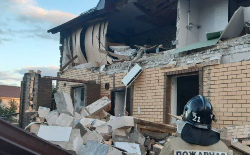 В Липецком районе взрыв самогонного аппарата уничтожил жилой дом