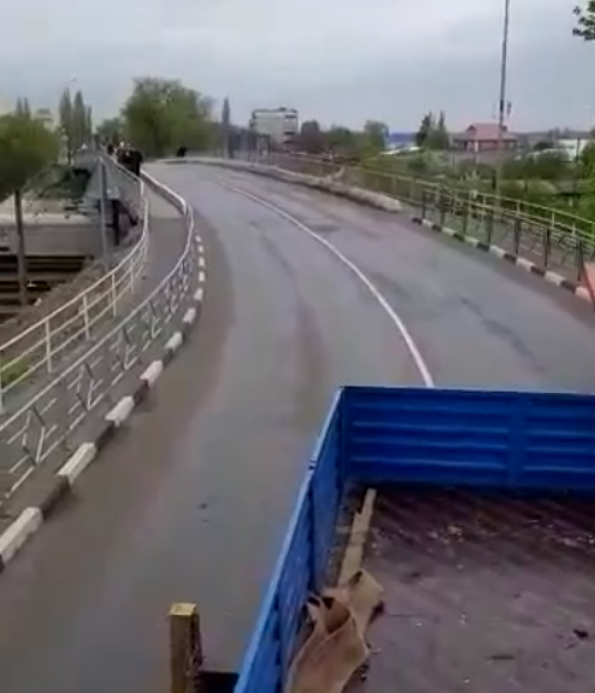 Мост в Грязях закрыли на 3,5 месяца