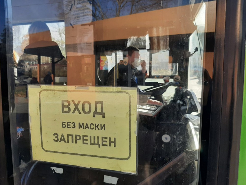 В Липецке ужесточают контроль за соблюдением масочного режима в транспорте