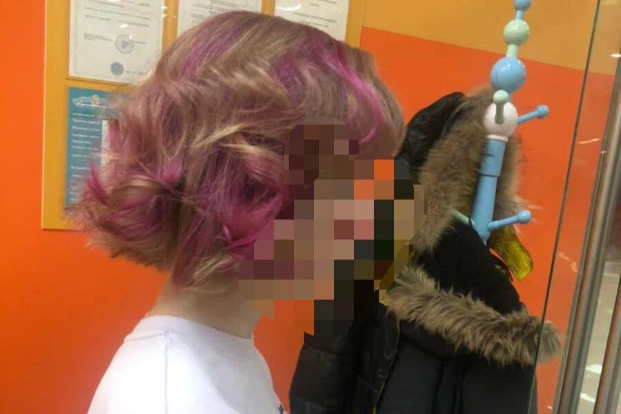 В Липецке школьницу публично унизили за окрашенные волосы